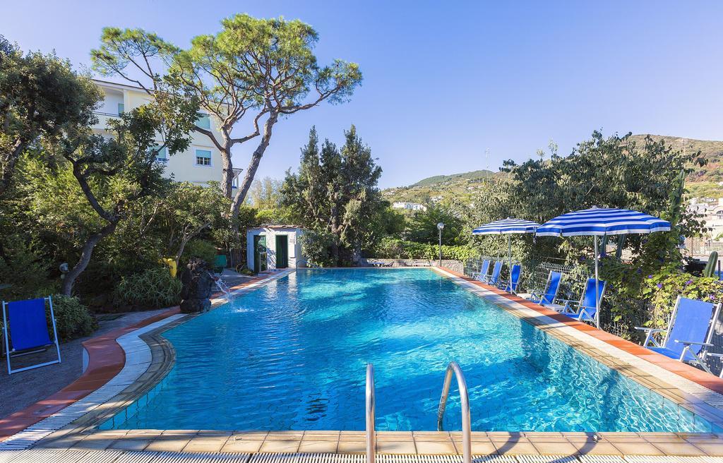 Hotel Vittoria Ischia Exterior photo