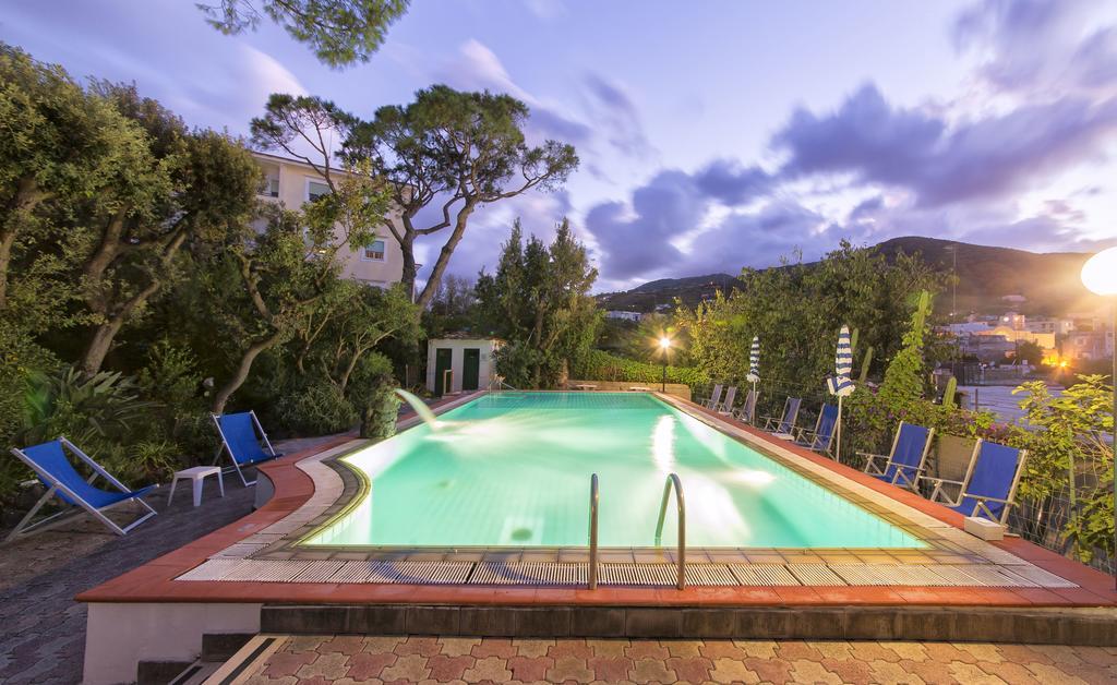 Hotel Vittoria Ischia Exterior photo