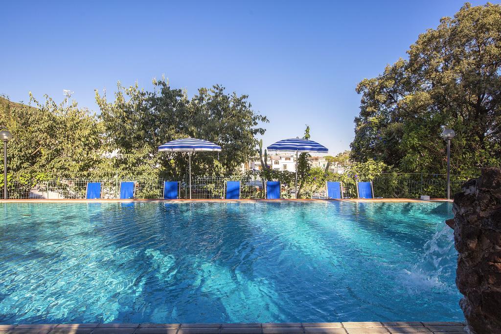 Hotel Vittoria Ischia Exterior photo