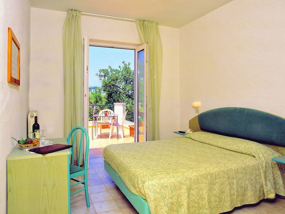 Hotel Vittoria Ischia Exterior photo