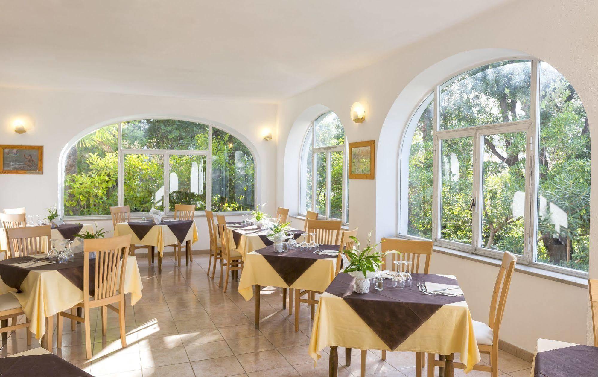 Hotel Vittoria Ischia Exterior photo